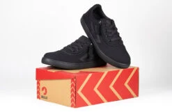 Men's Black To The Floor BILLY CS Sneaker Low Tops -Fashion Shoe Store BM22343 001 studio 3 940x614 f42b8503 cdf6 4805 8bad 02dd9dd041b9